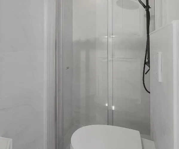 Small Design - Rosa, Bairro Alto * Lisboa