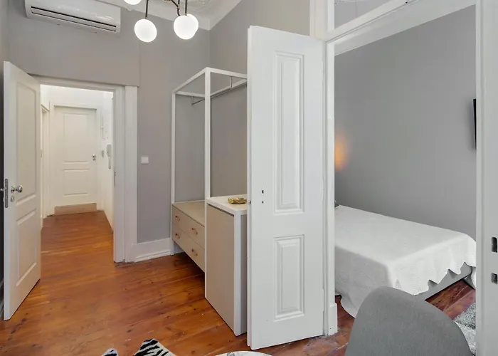 Small Design - Rosa, Bairro Alto *